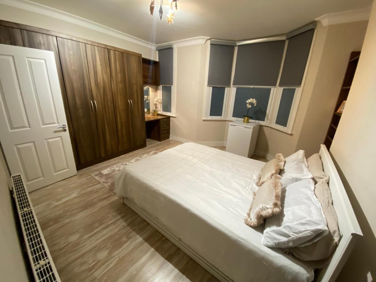 Private Rooms In Excellent Family House ,Zone 2 Londyn Zewnętrze zdjęcie