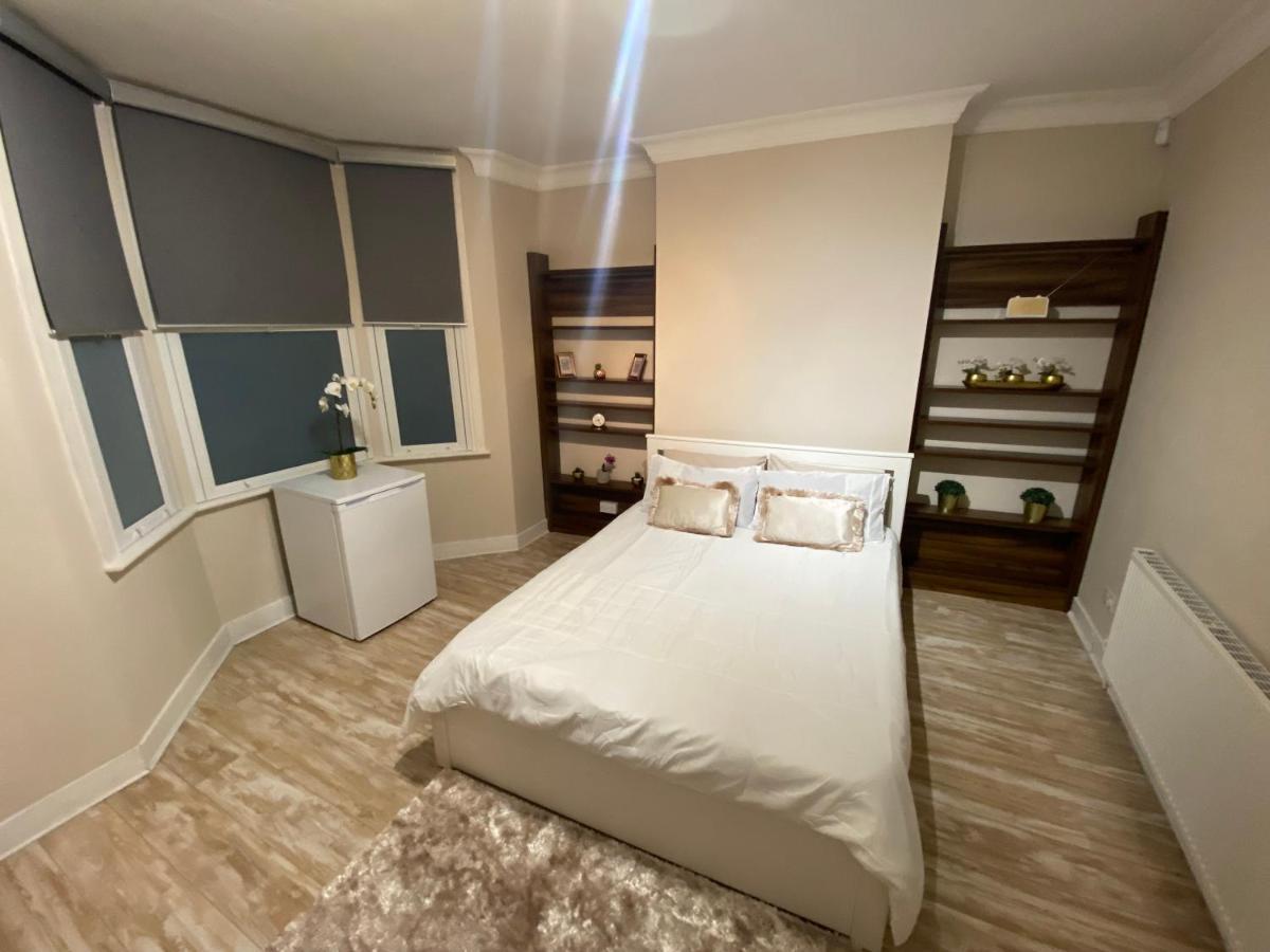 Private Rooms In Excellent Family House ,Zone 2 Londyn Zewnętrze zdjęcie